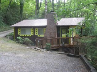 184 Pinecrest Ln, Franklin, NC 28734