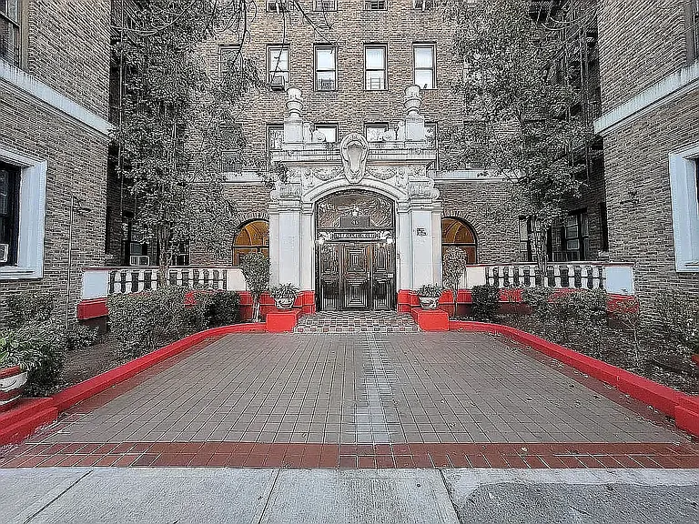 45 E Mosholu Pkwy N #3D — Photo 4