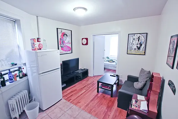 Rented by Jonis Realty | media 10