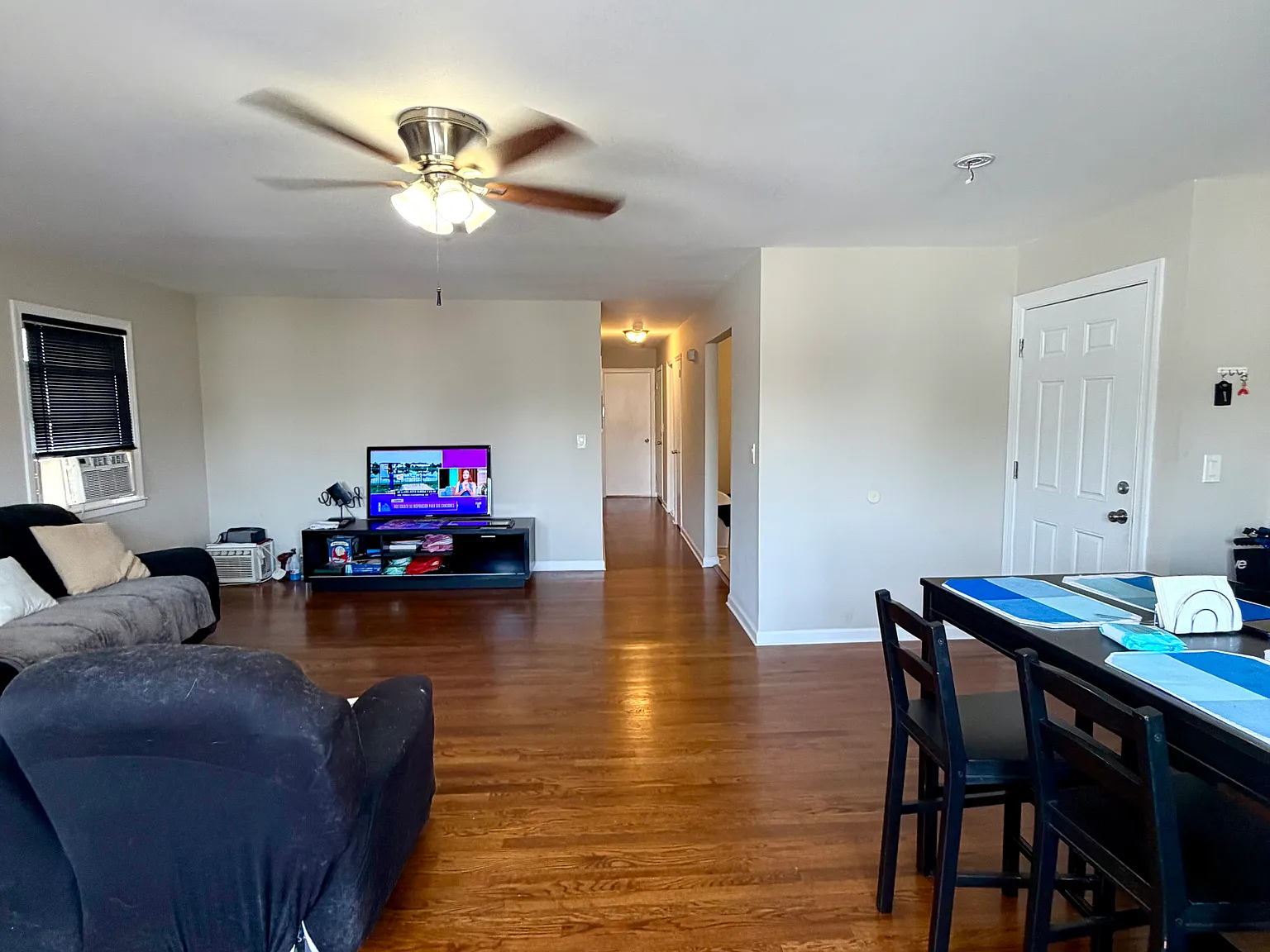 3 bed, 1600 sqft, $2,950 — Photo 2