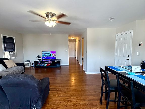 2nd image of 728-730 Eaton St #2
