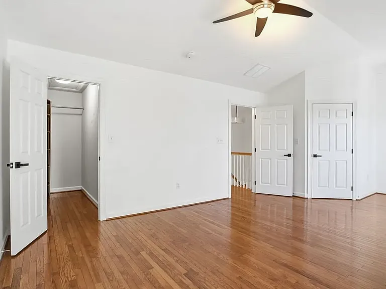 4550 Fair Valley Dr — Photo 16