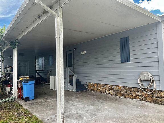 3rd image of 1088 E Miller Dr
