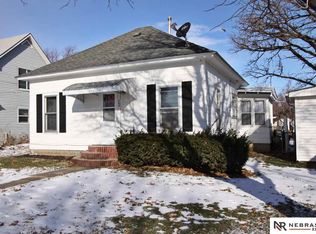 304 W D St, Elmwood, NE 68349