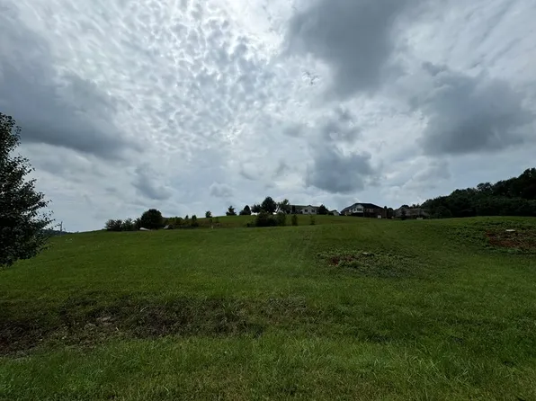 Bridle Dr, Abingdon, VA 24210