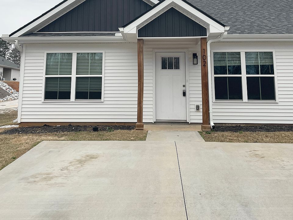 1st image of 102 Lakeside Dr