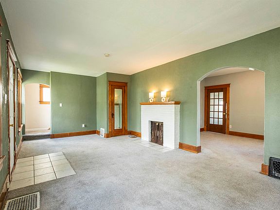 4th image of 802 E Irvington Ave