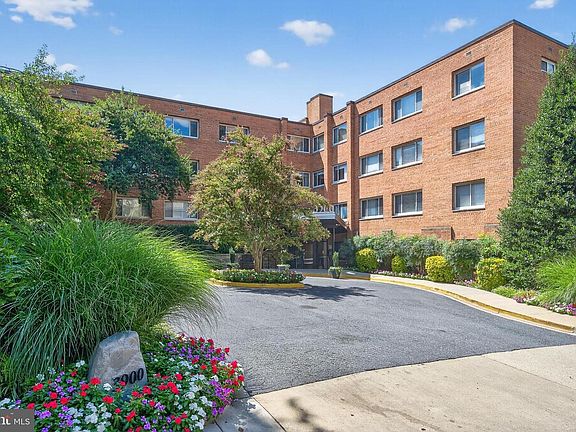 5th image of 3900 Tunlaw Rd NW APT 607