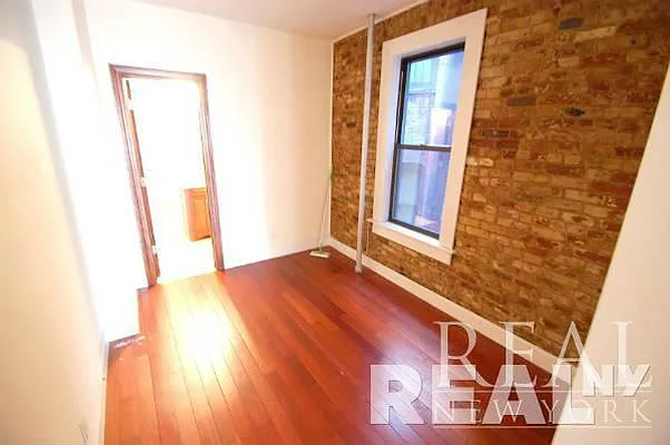 Rented by REAL New York | media 20