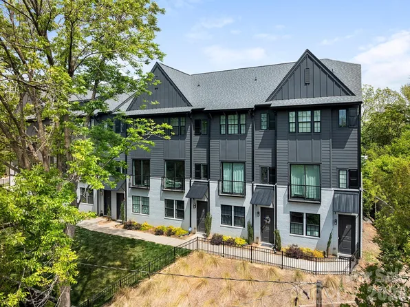 226 Sutton Park Ln, Charlotte, NC 28211