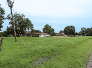 2895 Solomon St, Port Arthur, TX 77640