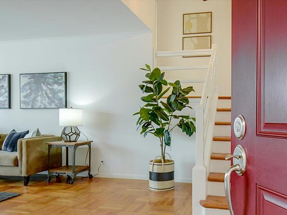 5th image of 385 Glenwood Ave