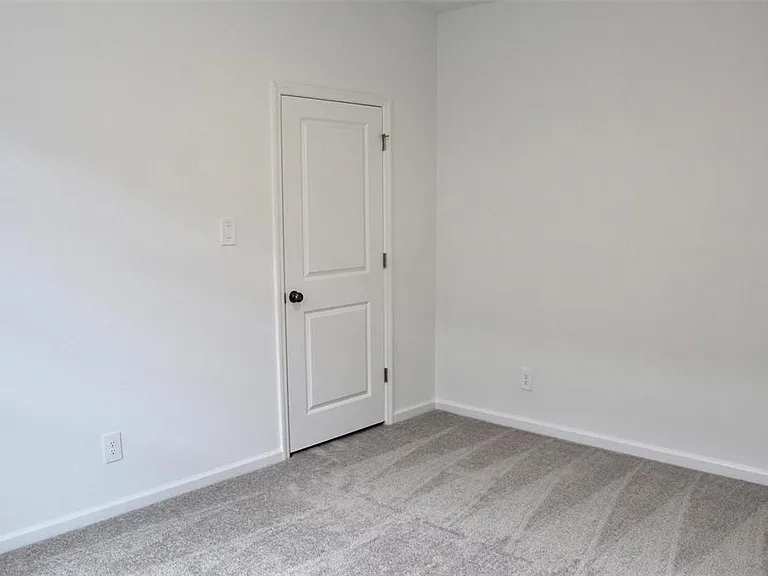 A-4359 Vibernum Avenue — Photo 12