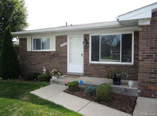 28514 Dino Cir, Chesterfield, MI 48047