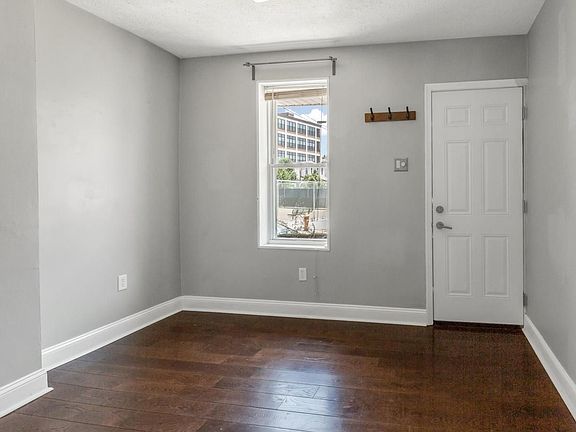 4th image of 2564 Collins St