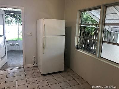 2nd image of 2407 Johnson St #2