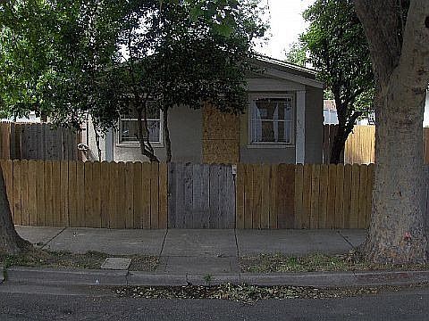 1st image of 921 4th St