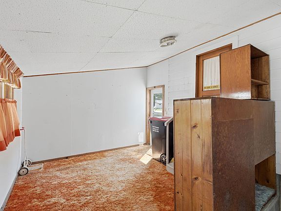 3rd image of 705 SW 4th St