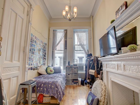 130 W 73rd St APT 3