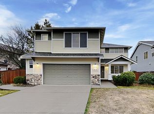 212 Johns St NE, Orting, WA 98360