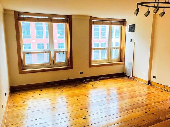4th image of 345 N La Salle Dr APT 1709