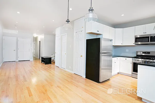 Rented by (Legacy) Elegran | media 10