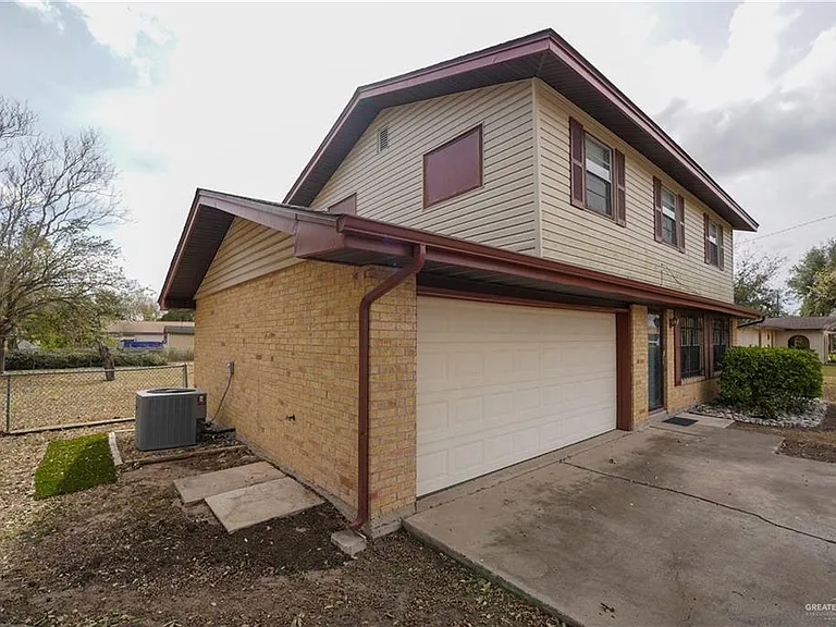 204 E Gomez Dr — Photo 6
