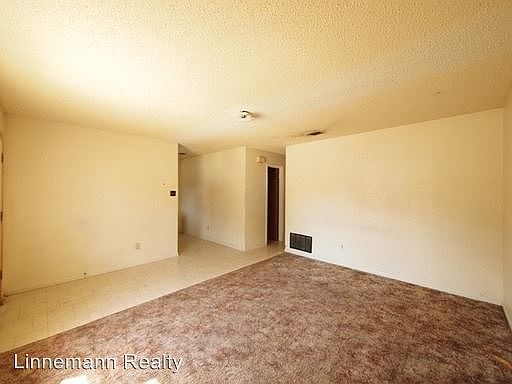 3rd image of 702 Casa Dr