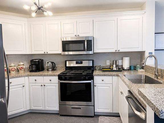 3rd image of 18015 Kings Point Dr APT L