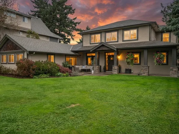 5660 Riverside St, Abbotsford, BC V4X 1T4