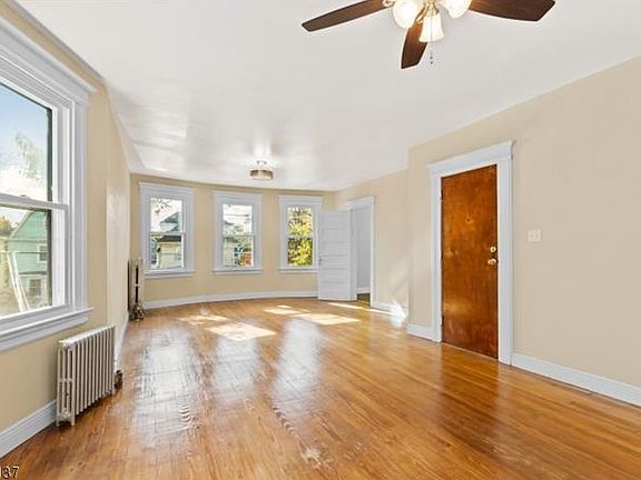4th image of 9 Swaine Pl Floor 2