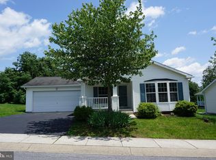 72 Random Rd, Douglassville, PA 19518