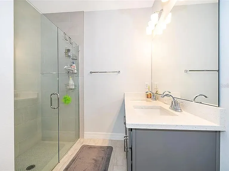 5818 Wallis Ln — Photo 13