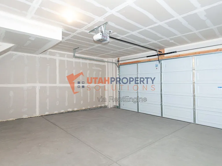 388 S 980 W — Photo 32