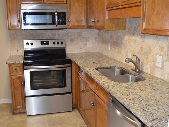 5th image of 221 Merrymont Dr