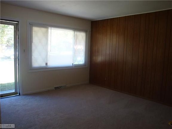 4th image of 4102 Hampshire Dr