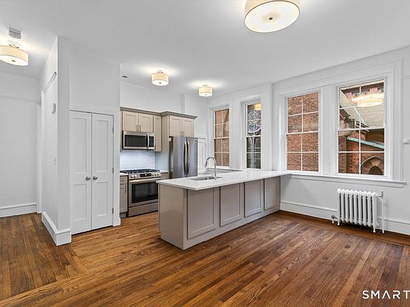 2nd image of 284 Orange St APT 404