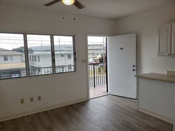 2nd image of 2856 Winam Ave #204