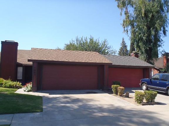 2nd image of 1001 E Oakridge Ave
