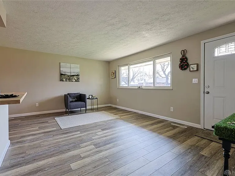 5595 Shady Oak St — Photo 16