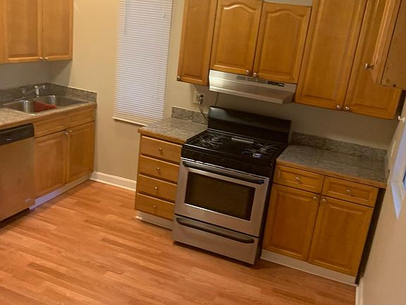 4th image of 1333 W 49th Pl #1