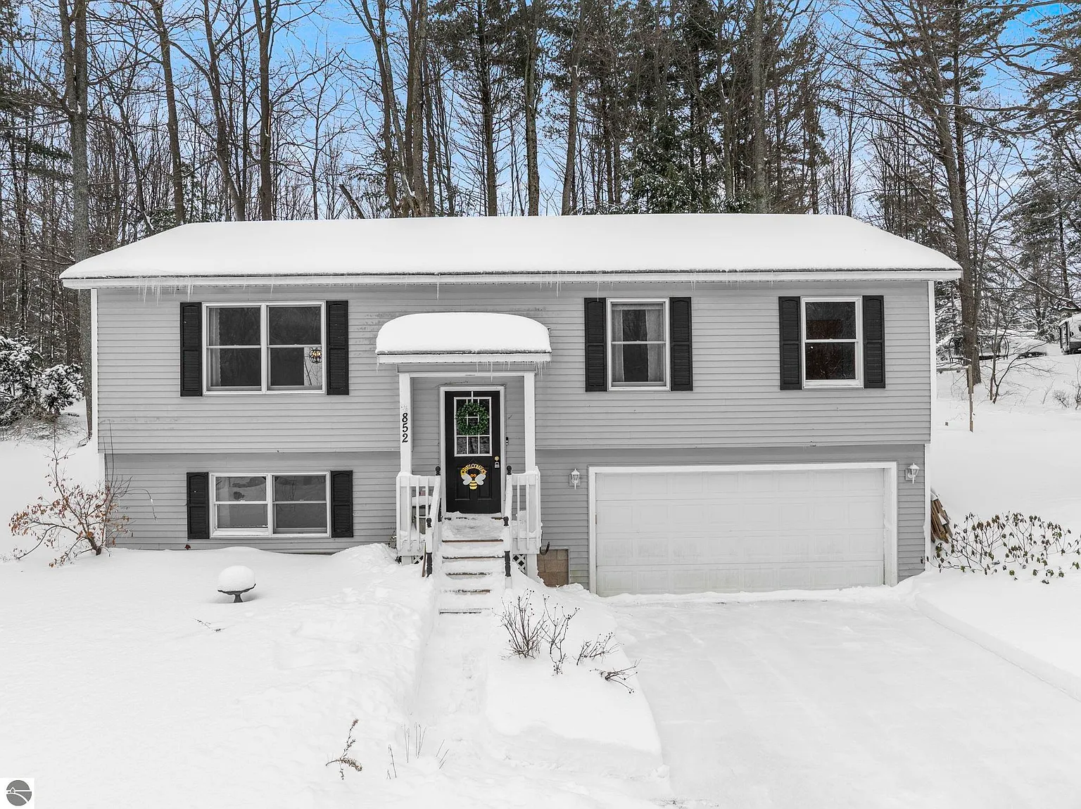 852 Eden St photo 1