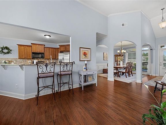 3rd image of 731 Midway Ave