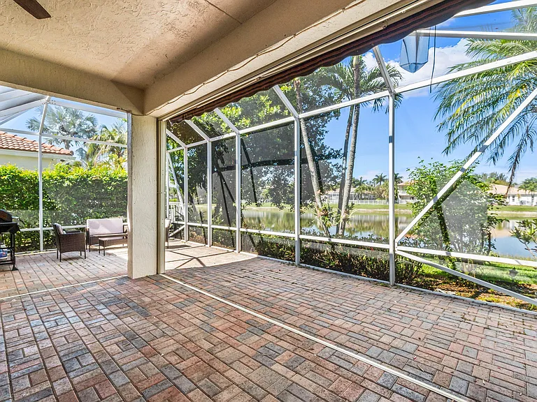 4621 Windward Cove Ln — Photo 12