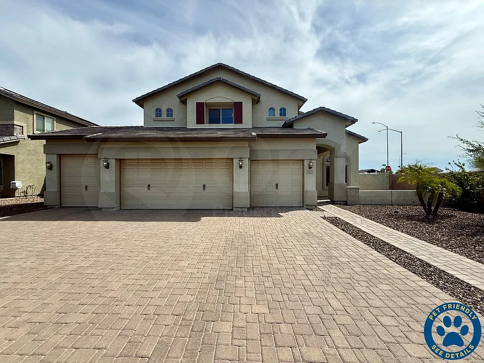 4857 S Adelle
