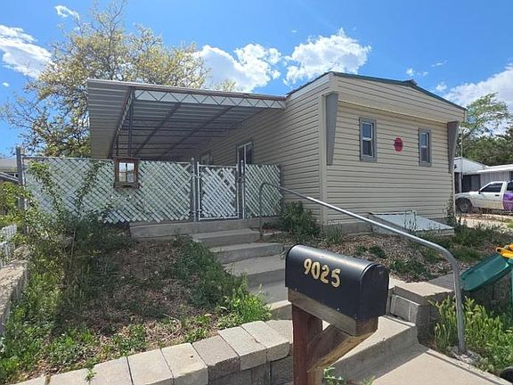 2nd image of 9025 Mandel St