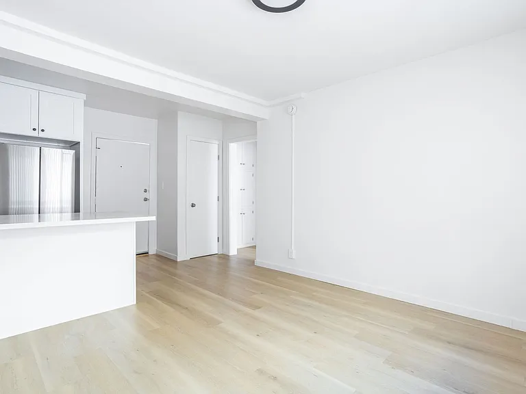 1811 Tamarind Ave — Photo 44