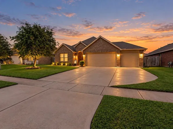 2018 Eagle View Dr, Navasota, TX 77868