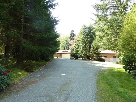 3rd image of 1220 Feather Ln