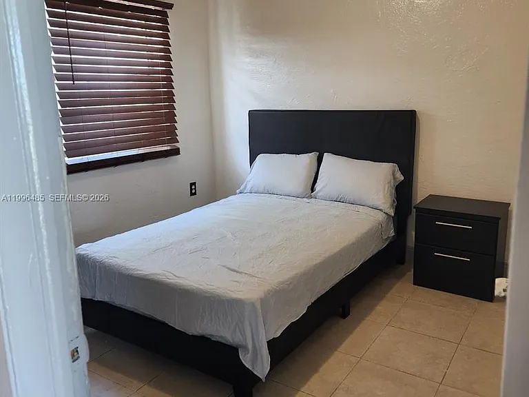 715 NW 7th Ave #4 — Photo 2